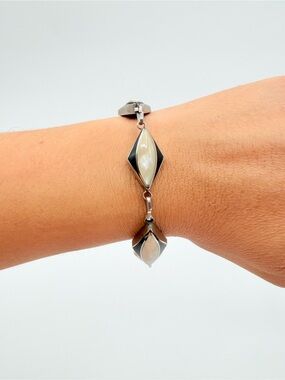 Vintage Mother of Pearl & Black Enamel Link Bracelet